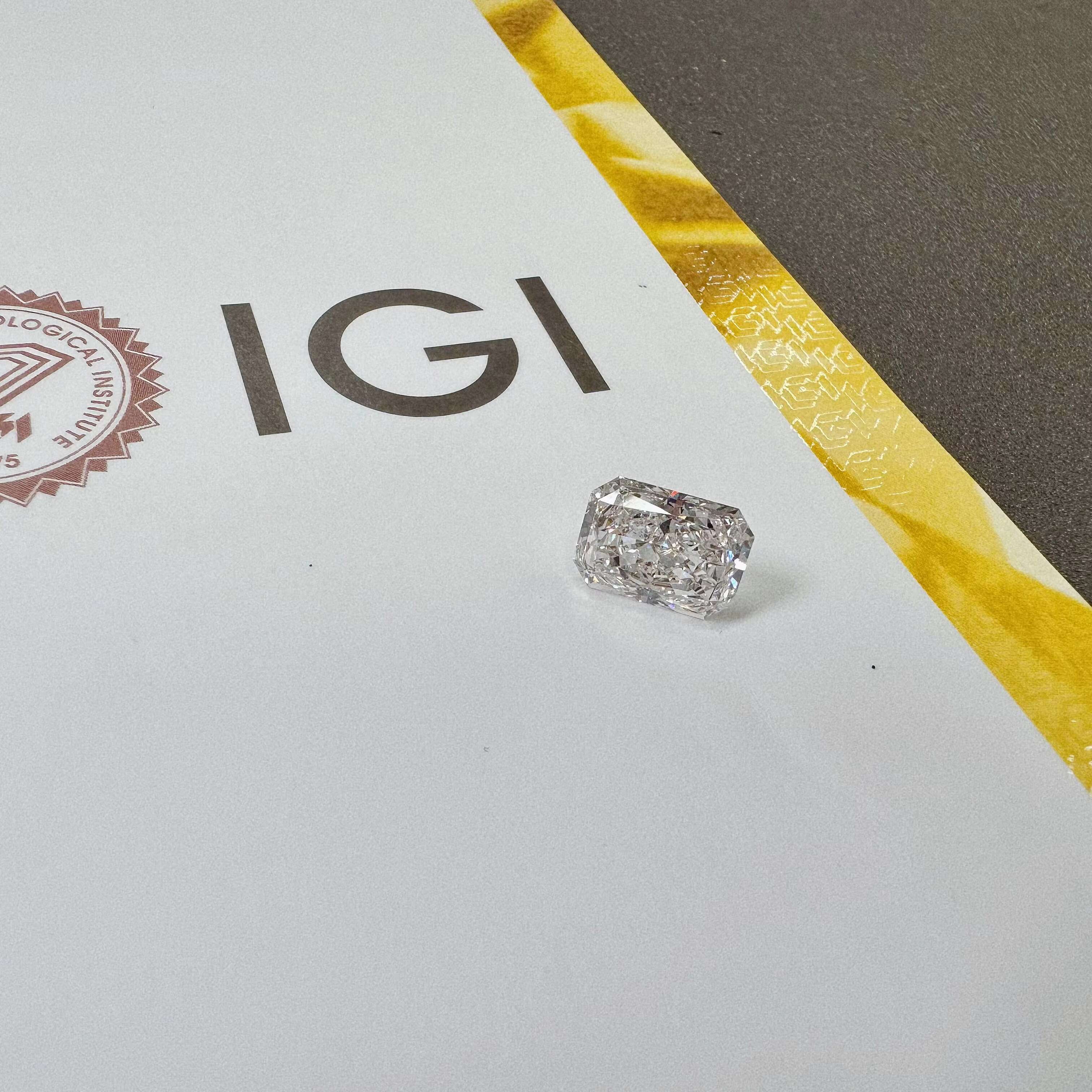 Custom Diamond Personalized Jewelry Radiant Lab Grown Diamond IGI Fancy Vivid YellowFancy Intense Yellow Synthetic Diamonds