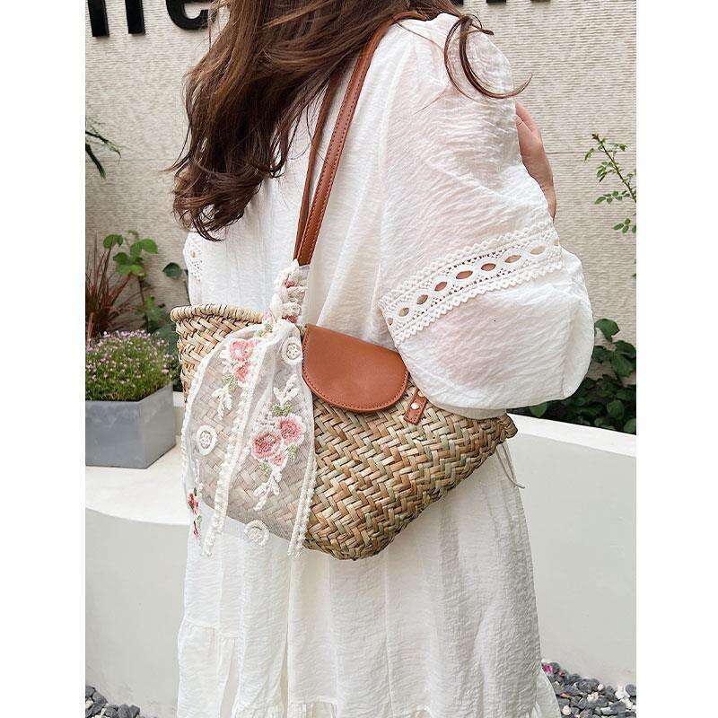 Ins Style Resort Beach Bag Summer Woven Bag Women S Large Capacity New Leisure Vacation Basket Beach Single Shoulder Bucket Bag KQ