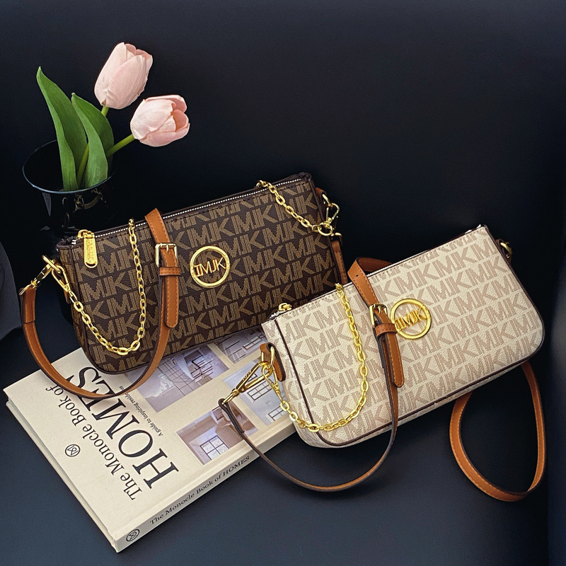 Chic Two-Way Carry Option Sleek Women's Leather Crossbody Purse Featuring Multi-functional Fastening designer