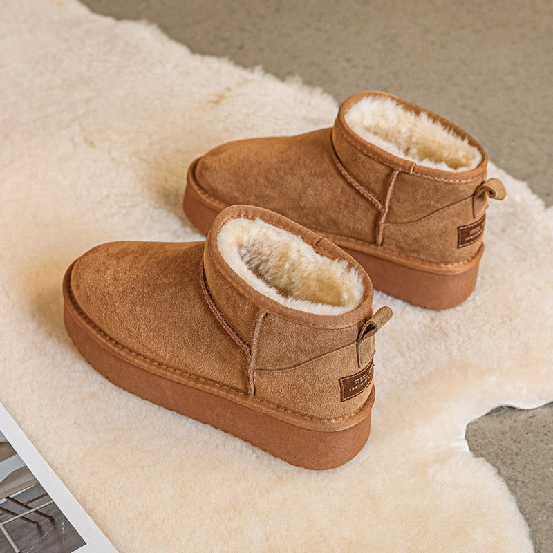 Designer shoes Snow boots Women's fur Integrated 2026 New style Fashionable and warm leather cotton shoes Women anti-slip short tube Free shippin