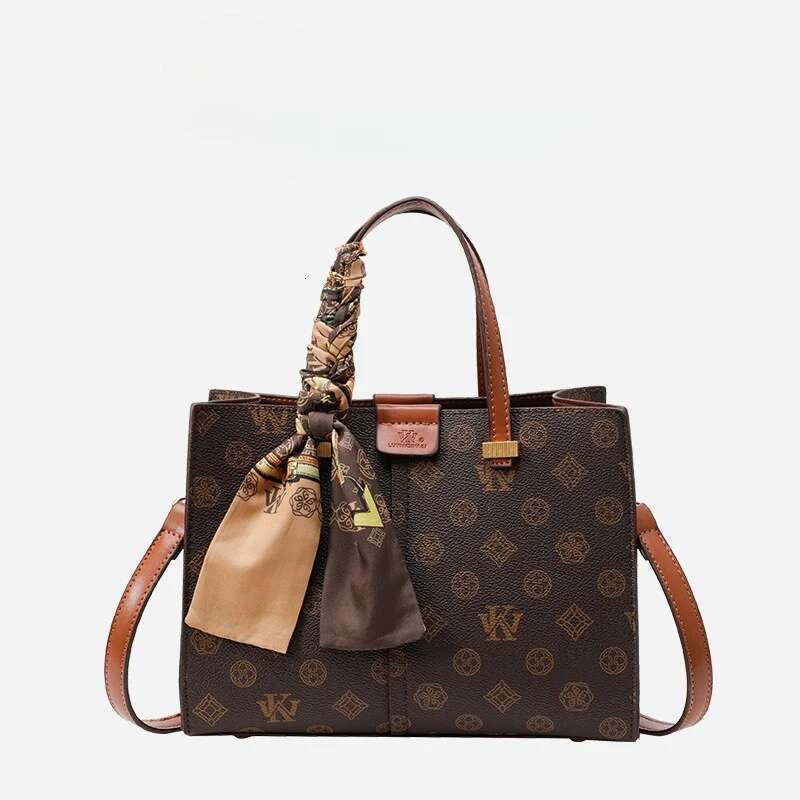 Retro-Chic Crossbody Clutch Bag For Women - Modern Solid Color Leather Purse With Chain Strap