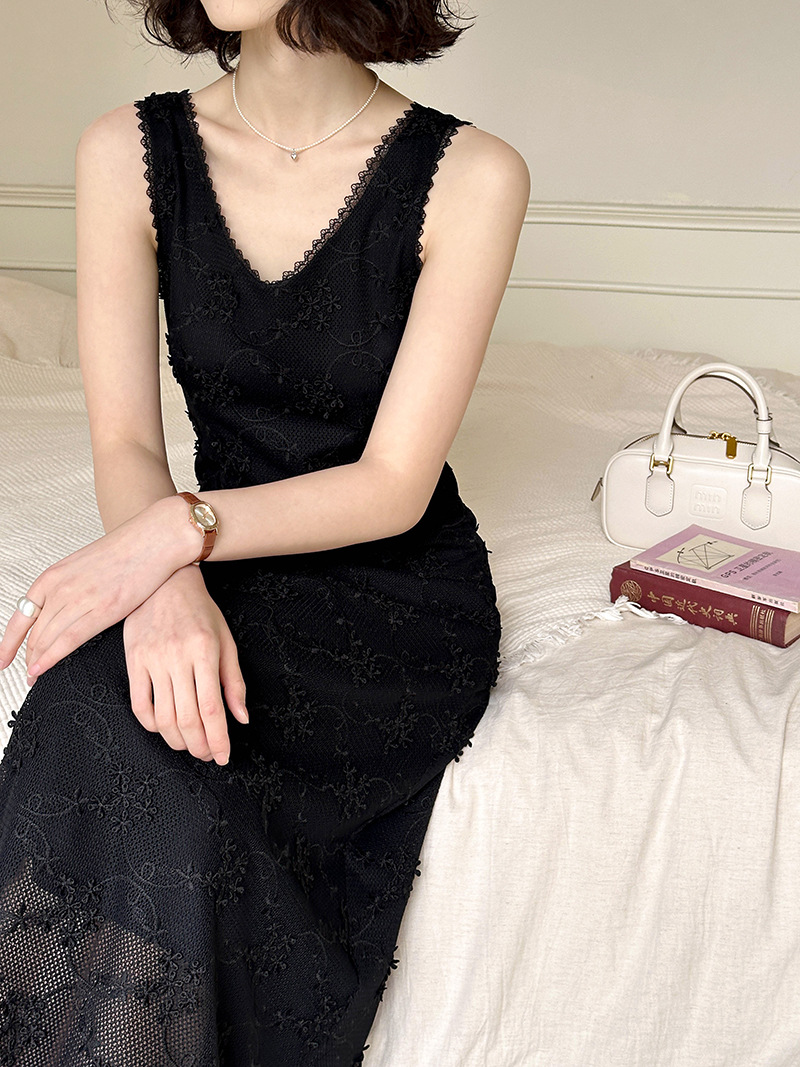 M98 Spring new Korean style V-neck sleeveless lace waist slimming midi dress