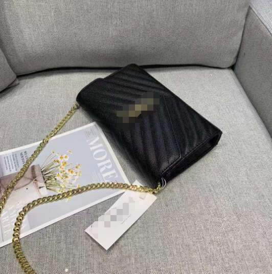 Classic European and American Fashion Single Shoulder Handbag Women's Chain Bag