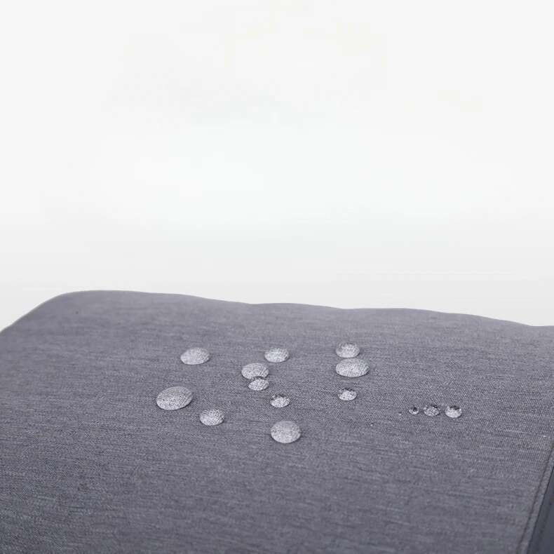 Ergonomic IT Professional Daypack: Stylish Lightweight Messenger Style for Computers Up To 15-Inch