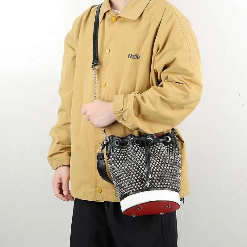 Stylish Casual Personality Riveted Single Shoulder Crossbody Handbag Shopping Makeup Women's Bag