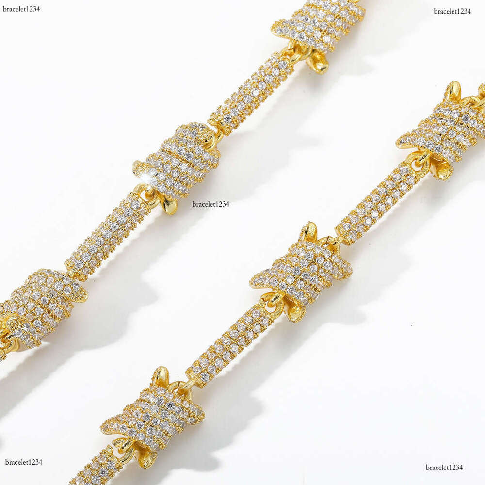 Luxury hip hop Cuban chain front, back filled with ice out VVS Moissanite bracelets for men and women Free delivery
