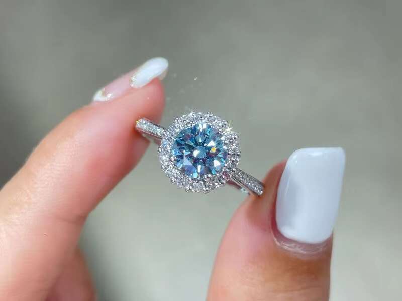 White Diamond Ring Lab-grown Diamond Round Brilliant Cut IGI SHring Engagement RingPave SettingVVS2