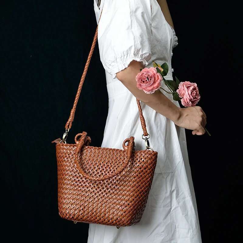 Cowhide Woven Women's Handmade Bag With Genuine Leather Texture, Casual Niche Retro French Hand-Held Shoulder Bag, New