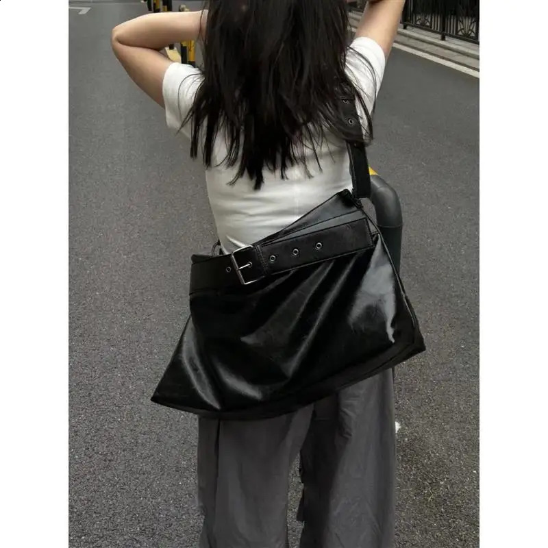unisex cross body capacity soft Pu leather handbag lazy style womens large black shoulder bag solid color