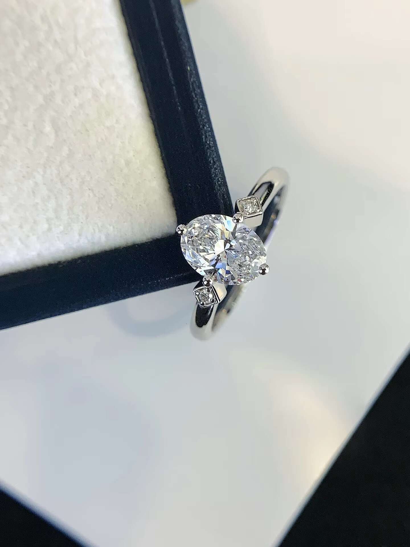 3 Stone Ring Classic 18k White Gold With D Color VVS Oval Cut Lab Created Diamond for Bride Women Wedding Jewelry
