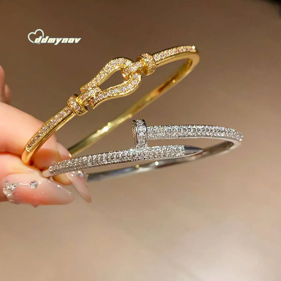 Bracelet Designer Luxury jewelry bangle for women Copper plated with 18K gold Dia Studded Open Bracelets High End Fashion Personality Design Holiday g
