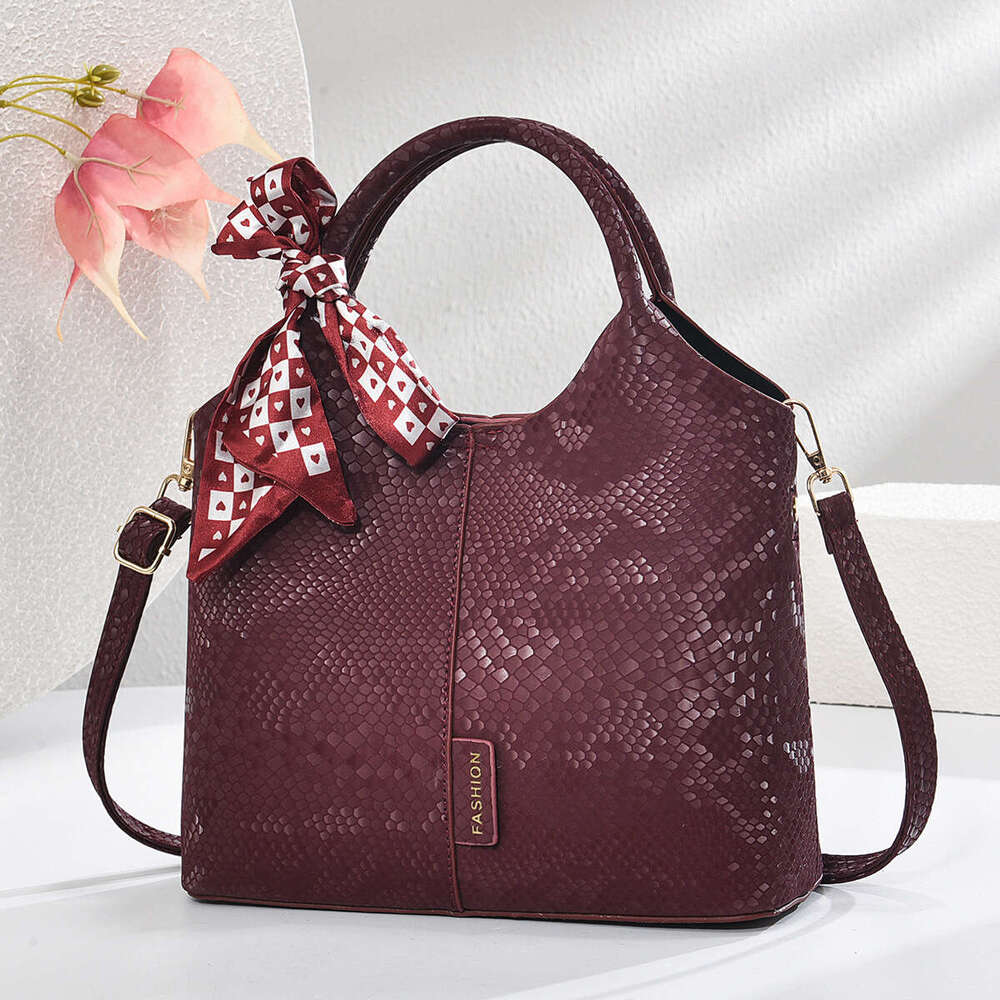 New Fish Scale Pattern Handbag With Light Luxury Sequin Design, High-End Texture, Single Shoulder Bag, Fashionable And Versatile Crossbody Bag