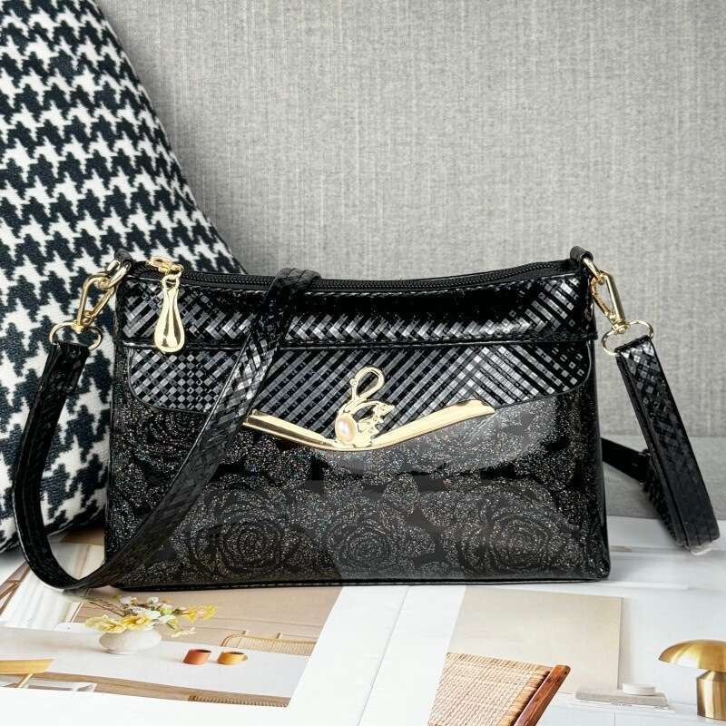 Guangzhou Women's Bag 2024 New Fashionable Crossbody Shoulder Middle-Aged Mother Bag, Dinner Wallet