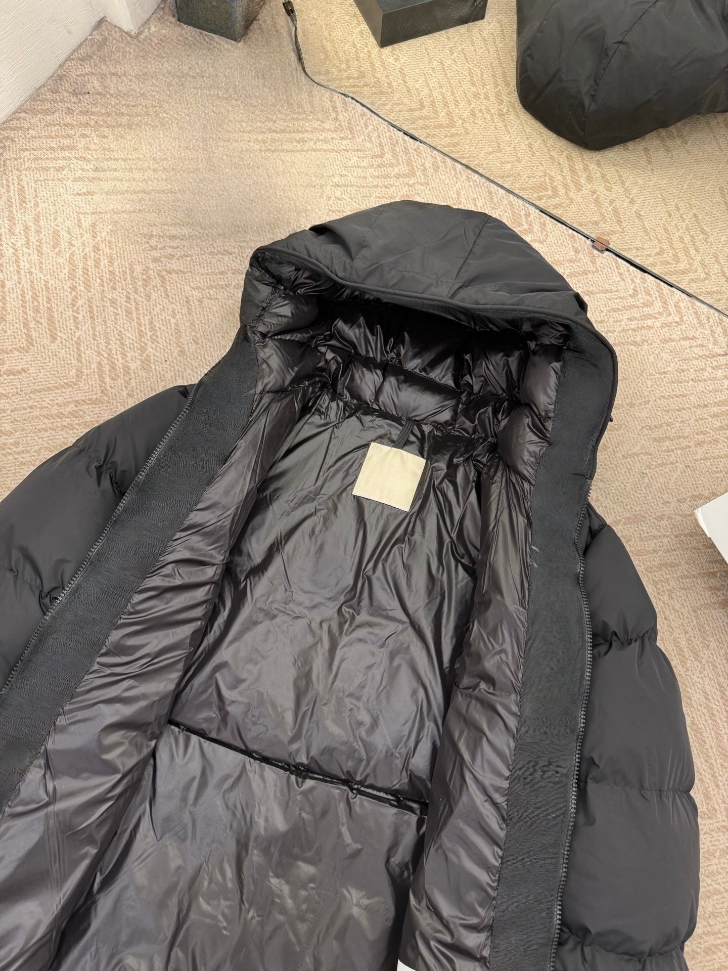 2025 Autumn/Winter Men's New Style: Simple, Warm, Versatile, Casual, and Relaxed Hooded Down Jacket