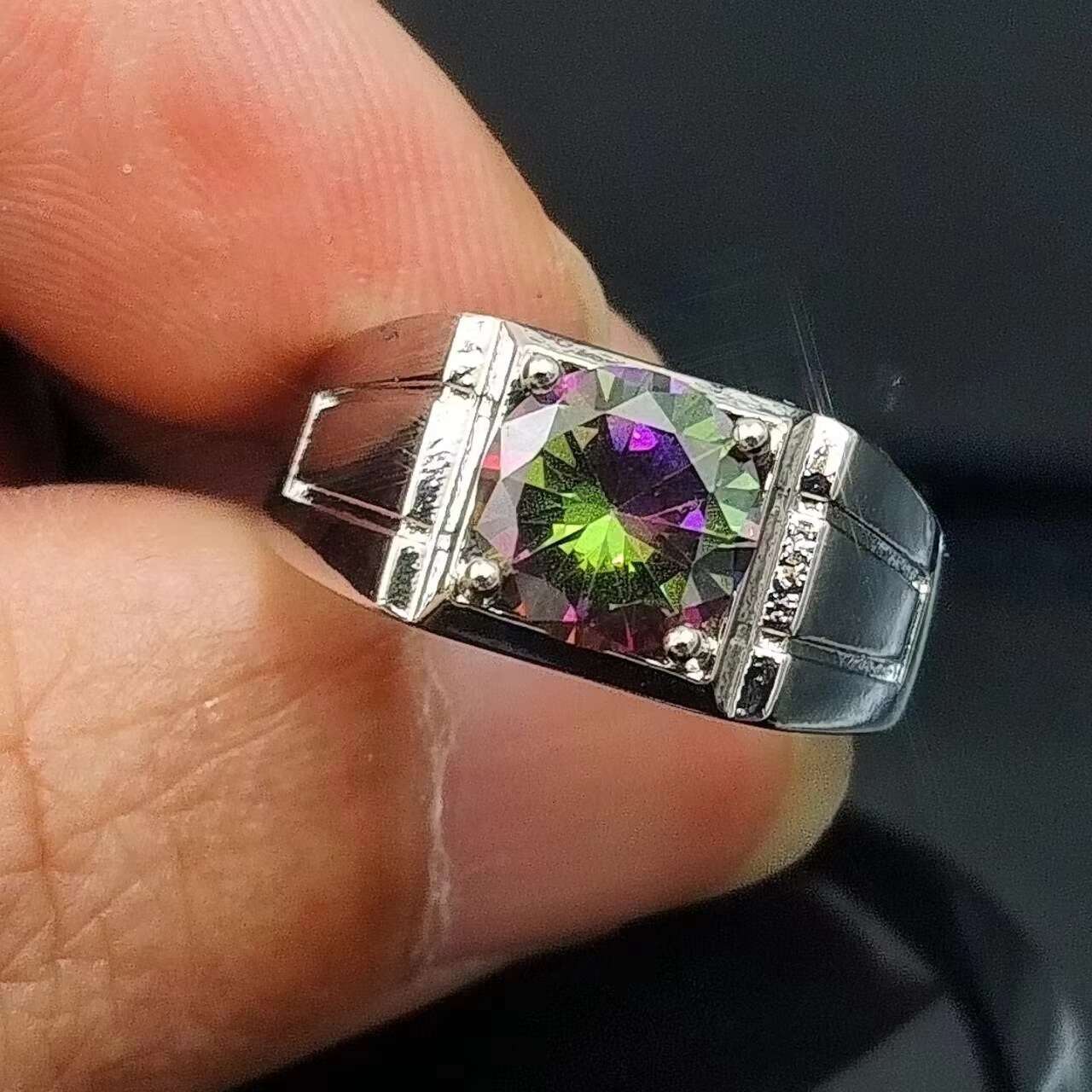 High Quality Fashion Ring 2/3ct White Moissanite Moissaniteia Ring Jewelry for Men