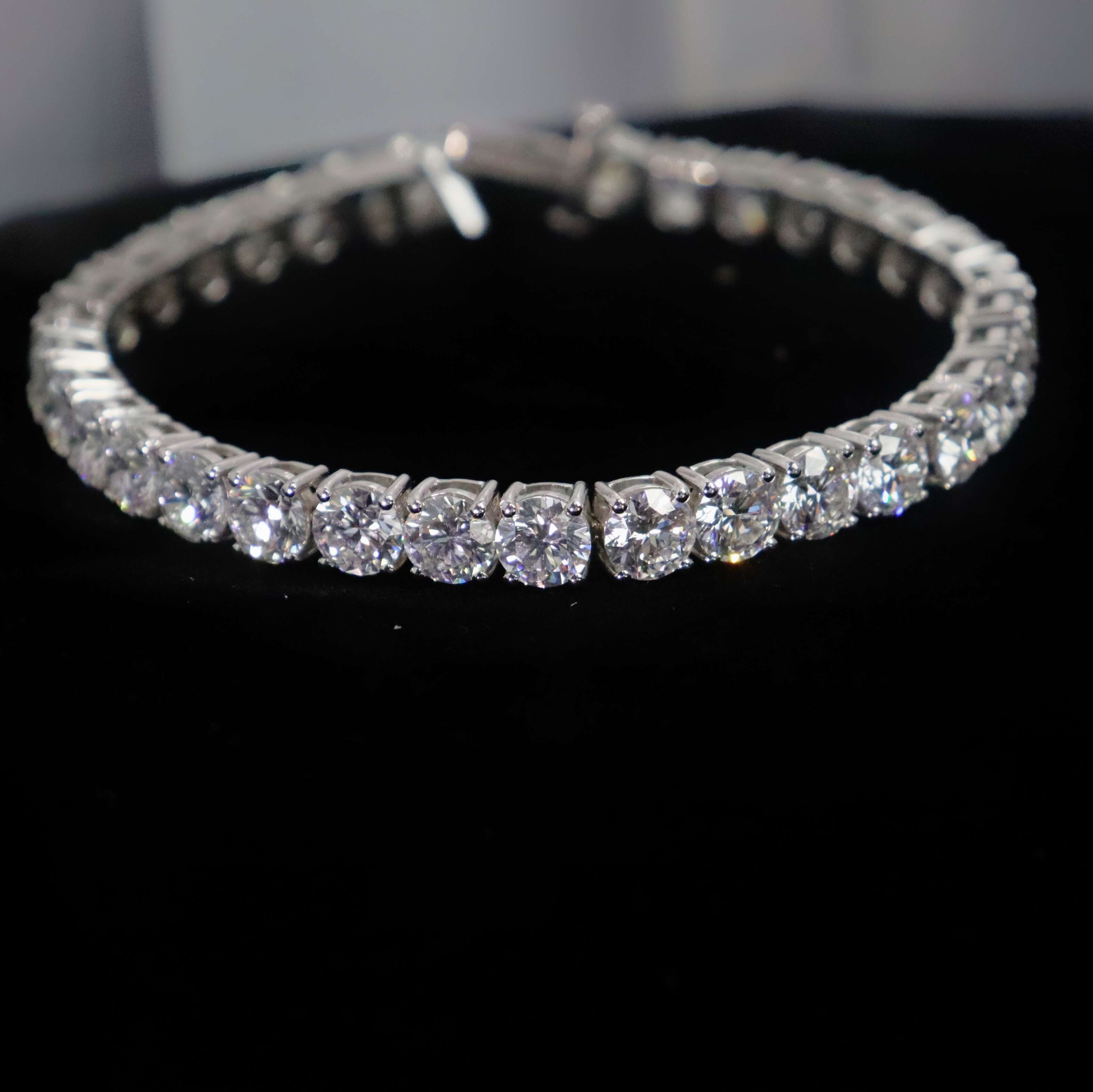 Customizable 18K Gold Diamond Bracelet IGI GIA Lab Grown Diamond for Engagement Wedding or Banquets Fine Jewelry