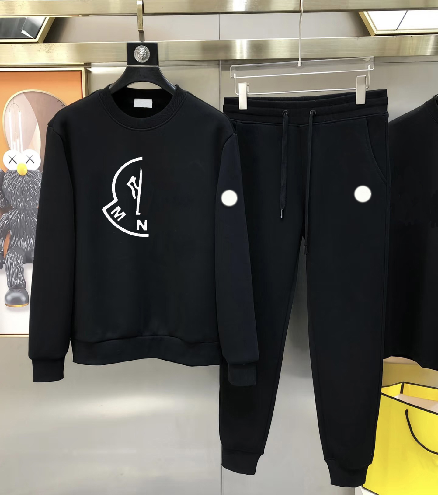 Men's brand sportswear, men's sportswear sets, women's sportswear and sportswear pants sets, casual sportswear pants, joggers' clothing