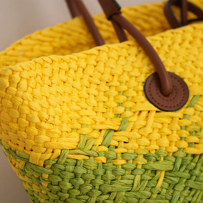 Ins Style Resort Beach Bag Ins Style New Large Capacity Shoulder Vegetable Basket Colorful Gradient Seaside Vacation Beach Bag Grass Woven Bag KQ