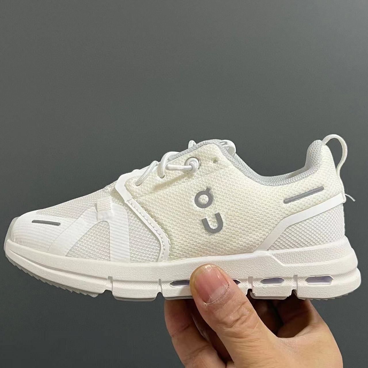 Designer On Cloudes kids Shoes On Cloudtilt Running Shoes children Casual Shoes Form Pink White Pearl Tennis Shoe Iron Hay Black Sneakers For Outdoor Sports