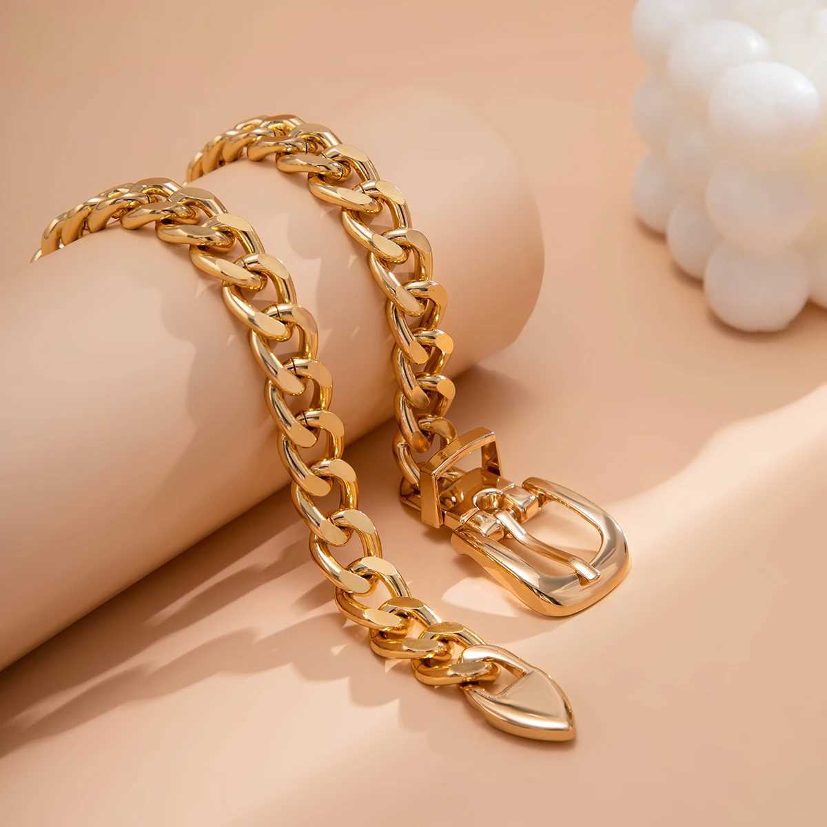 IngeSight. Z Punk Exaggeration Belt Buckle Cuban Block Necklace Womens Retro Heavy Metal Thick Chain Short NecklaceXJ250422