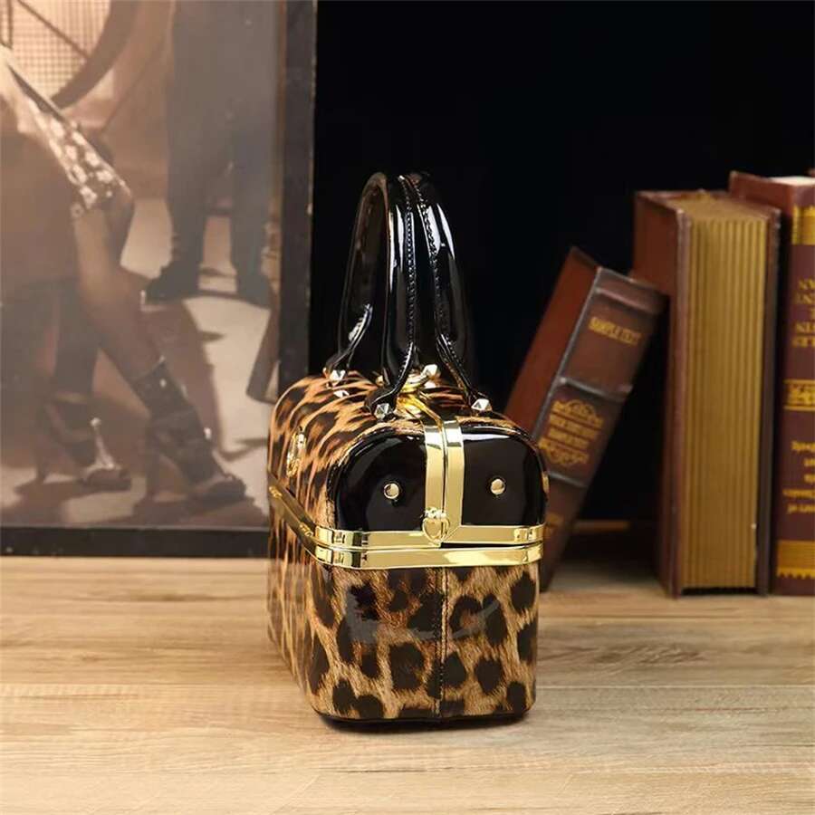 New Minimalist And Fashionable Small Handbag, High-End Carriage Crossbody Bag, Portable Box Bag Fashion Crossbody Bags Ladies'