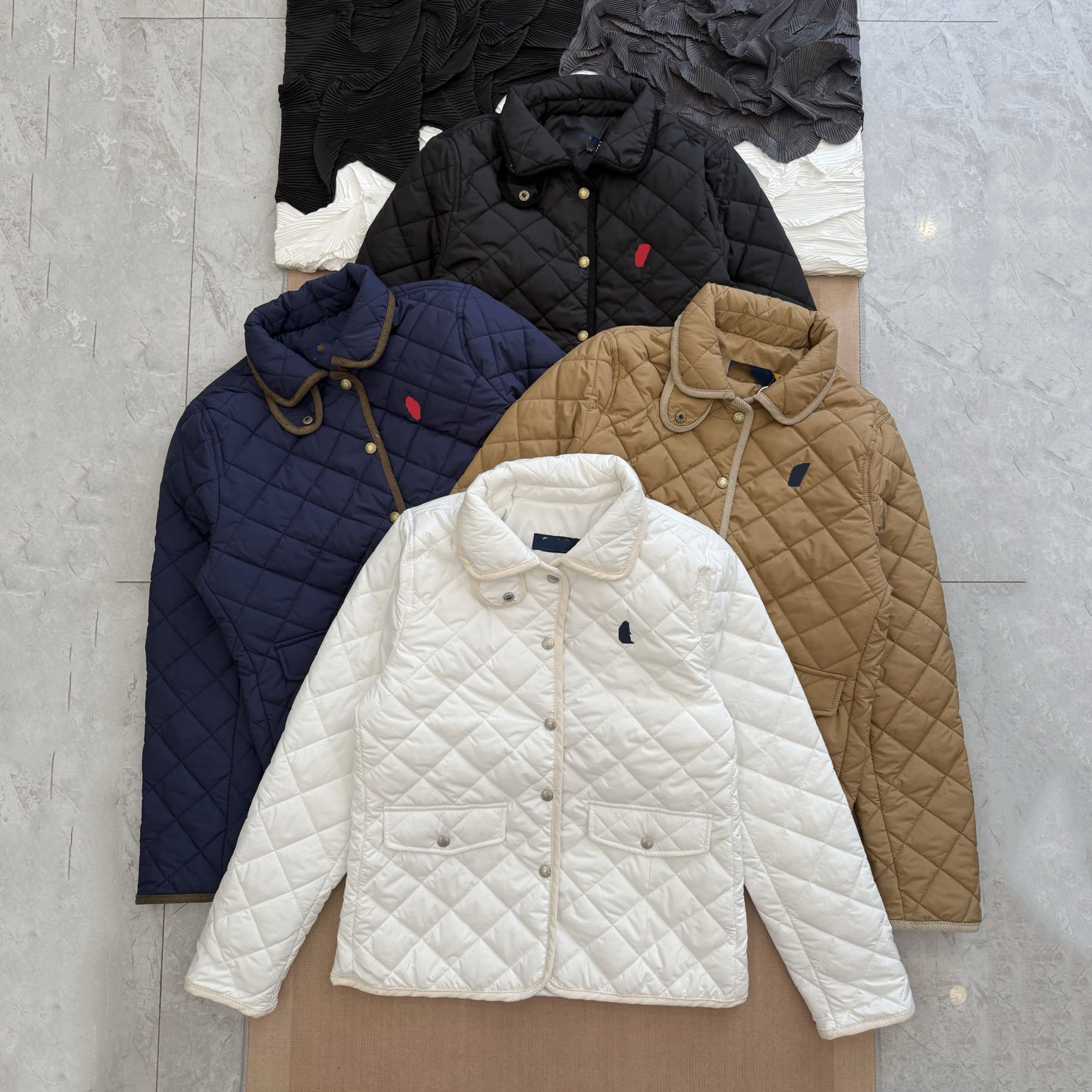 Preppy Style Women's Jacket with Horse Embroidery Polo Collar Retro Diamond Quilted Short Cotton Coat Autumn Winter Vintage Thin Button Front Top Quality