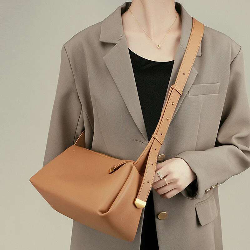 Designer Bag 2025 2024 New Cowhide Split Leather Crossbody Handbag For Women's Advanced Sensation Stick Underarm Messenger Soft One Shoulder Bags