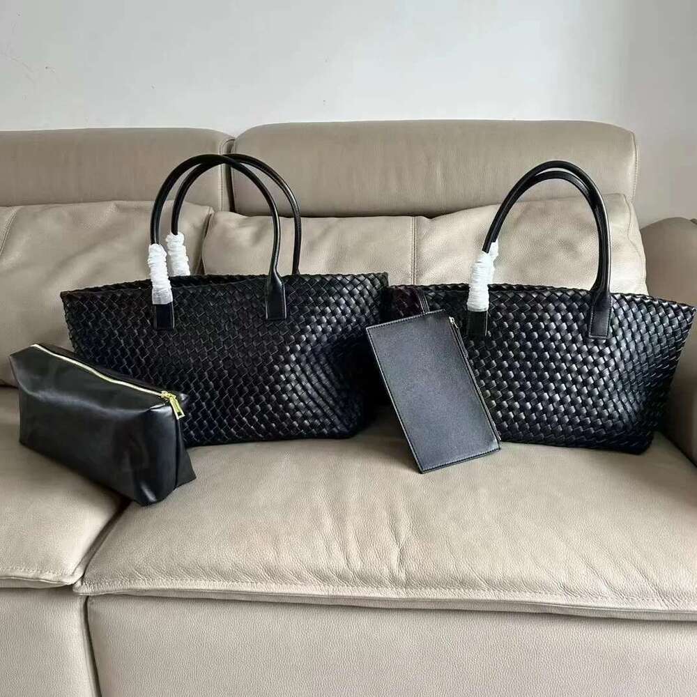 Designer's bag Large Capacity Edited Cow Leather Woven Fashionable Soft Commuting Tote For Women With Wings And Mother Bag