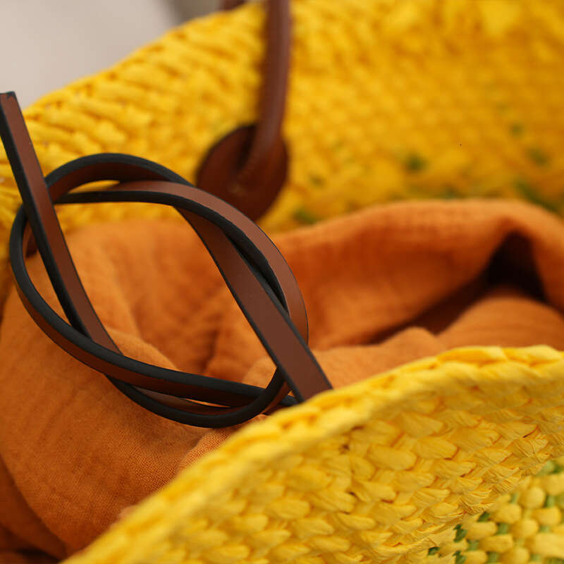 Ins Style Resort Beach Bag Ins Style New Large Capacity Shoulder Vegetable Basket Colorful Gradient Seaside Vacation Beach Bag Grass Woven Bag KQ