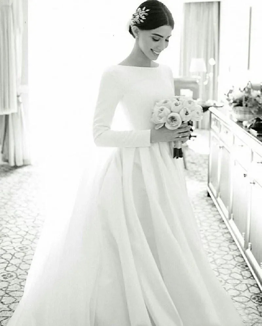 Plain Designed Satin Wedding Dresses Modest Long Sleeve Beteau Neckline Court Train Bridal Gowns Formal Robe de mariage Free shipping