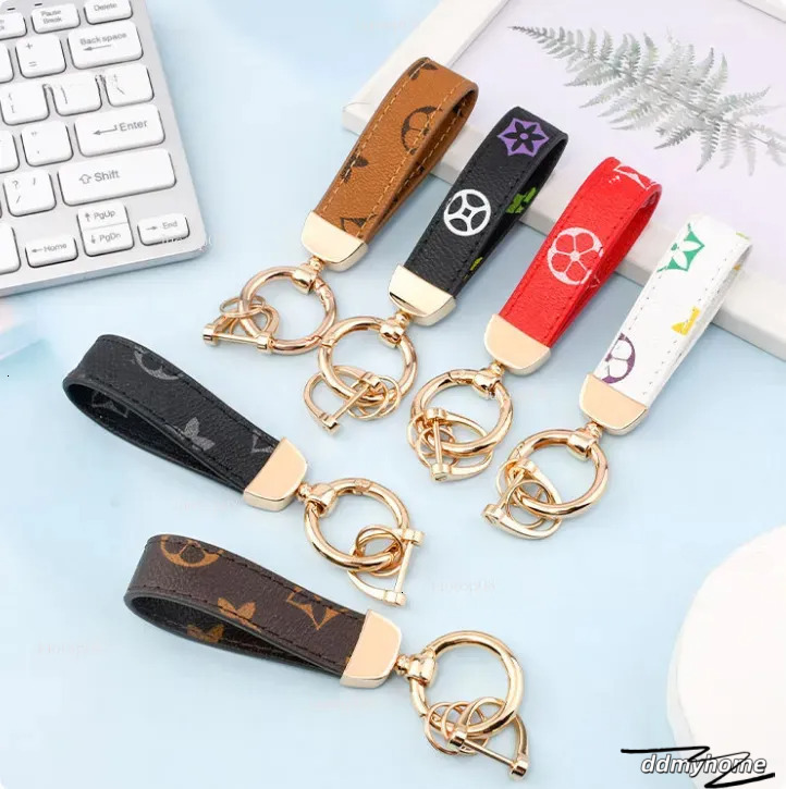 Luxurys Designer PU Leather Car Keychain - Fashion Bag Charm Pendant Jewelry Keyring Holder Accessory Gift Metal Key Chain Ddmyhome