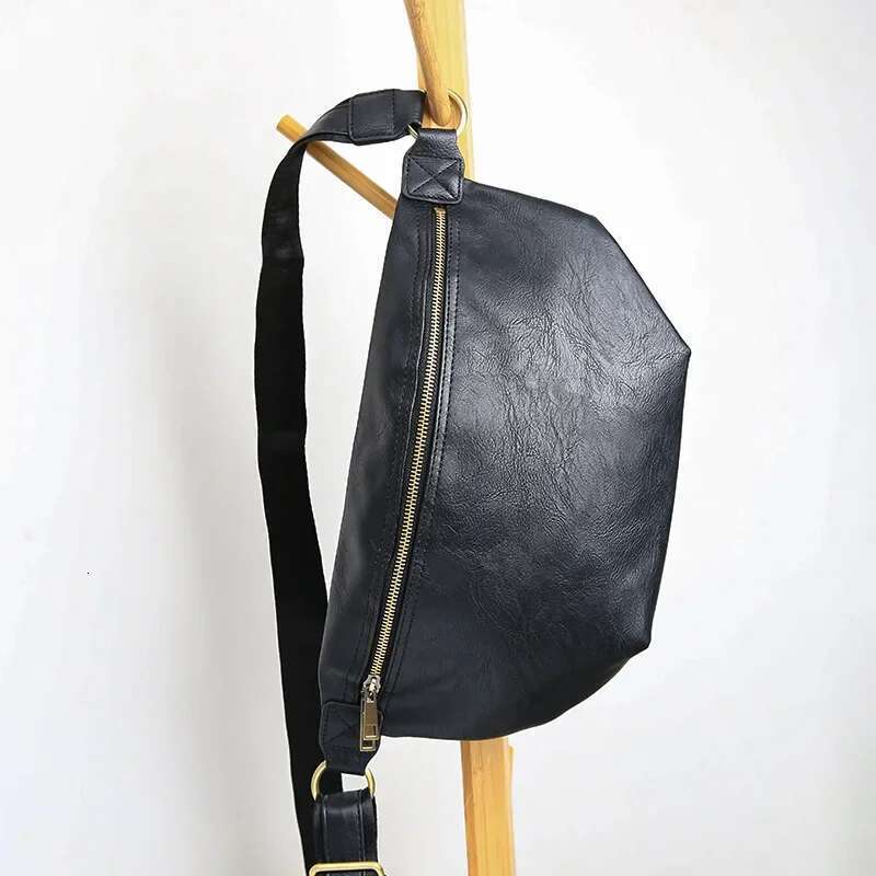Designer's bag 2025 Brand Chest Male Trend Small Cross Large Capacity Leisure Designer Bag
