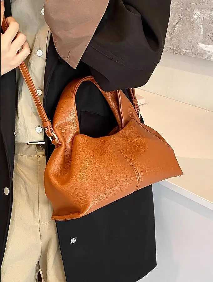2025 Autumn/Winter Stray Bag Top Handbag Fashion Handbag Luxury Brand Handbag Womens Shoulder Cross Bag W250421