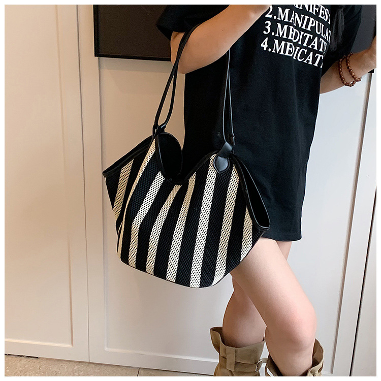 New Minimalist Striped Series Designer Fashionable Korean Style Bucket Tote Bag 2025 Free Shipping New Women's Casual Lazy Style Armpit High-qual