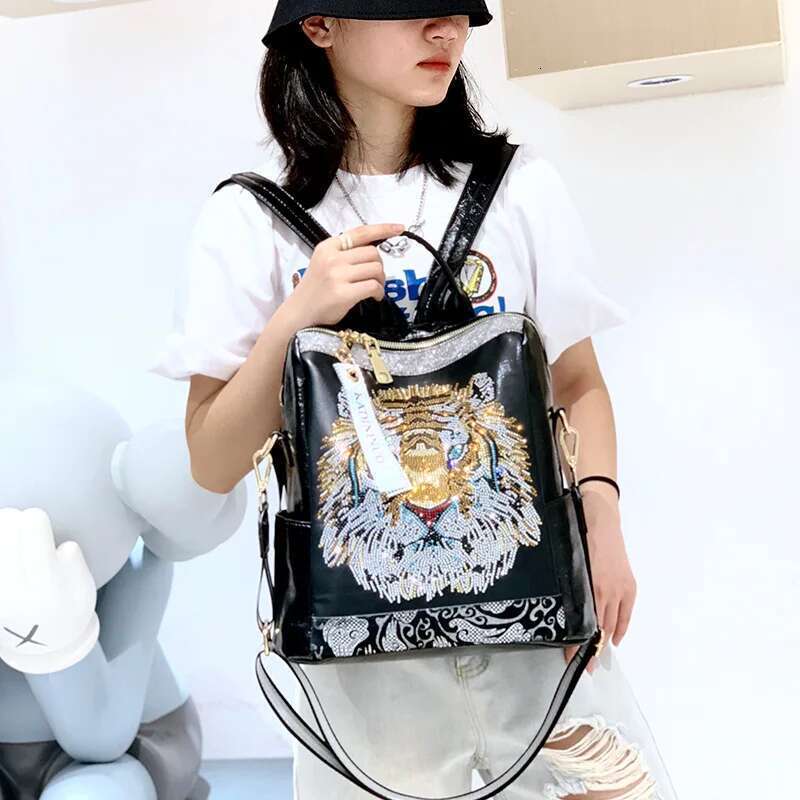 Personality Women Backpack Teenager Girl Large Capacity School Bag Fashion Sequins Travel Bagpack Female Soft Leather Backpacks