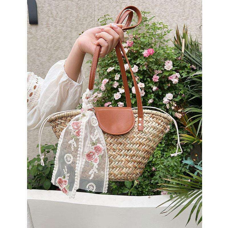 Ins Style Resort Beach Bag Summer Woven Bag Women S Large Capacity New Leisure Vacation Basket Beach Single Shoulder Bucket Bag KQ
