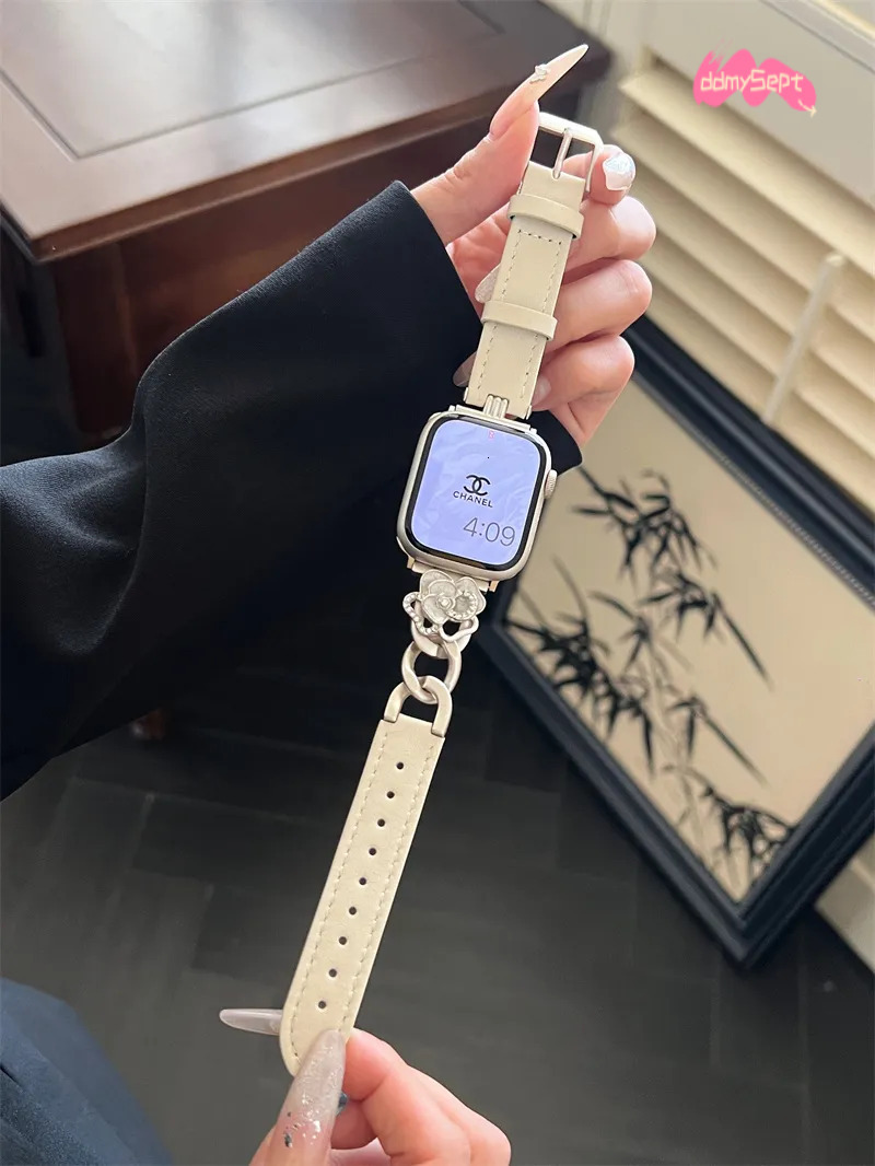 Elegant Leather Apple Watch Band with Camellia Flower Design - Fashionable Straps for iWatch Series ddmysept
