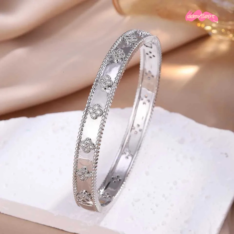 Flower Zircon Bracelet for Women Exquisite CZ Engagement Wedding Jewelry H11.21 ddmysept