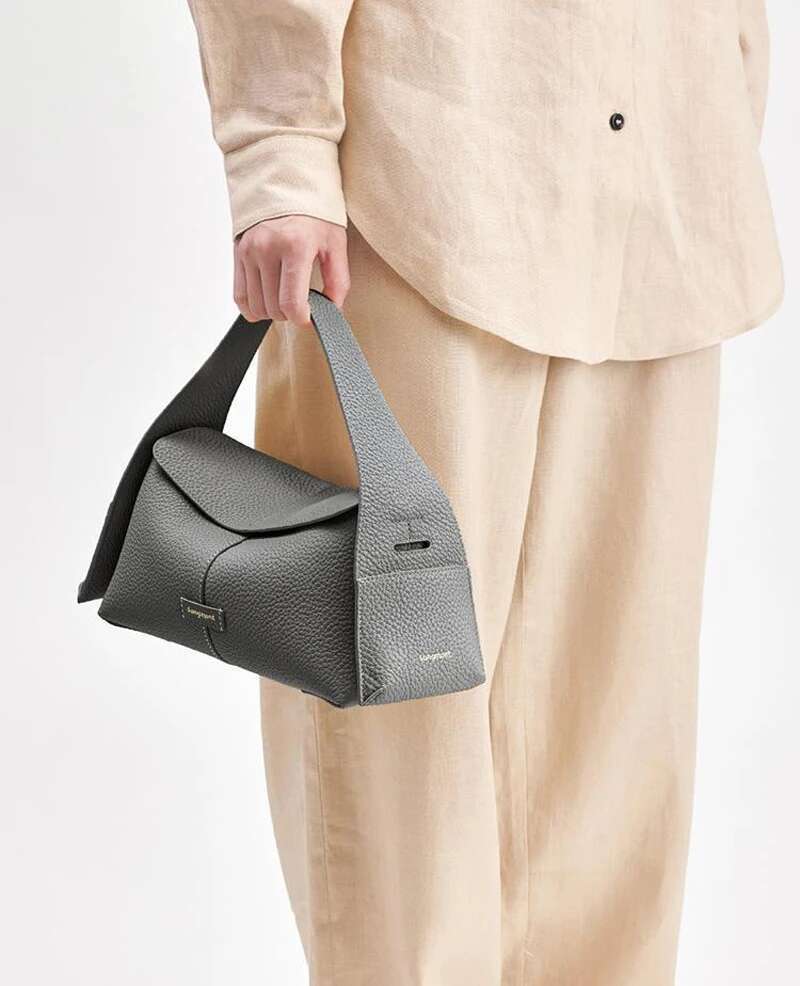 New Genuine Leather Crossbody High Capacity Commuting Shoulder Bags Original Brand Design Women Leisure Bag Bag