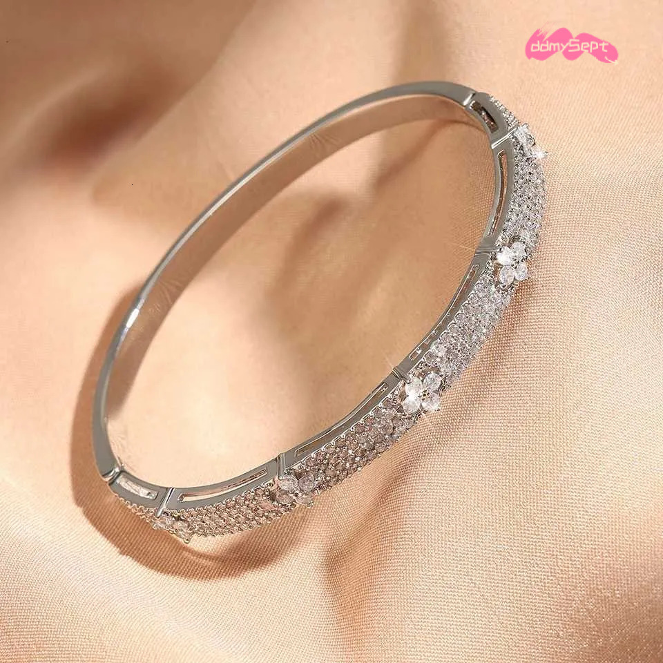 Zircon Bangle Bracelet Open Brass Flower Design Cuff for Women Exquisite Wedding Party Jewelry Gift H11.21 ddmysept