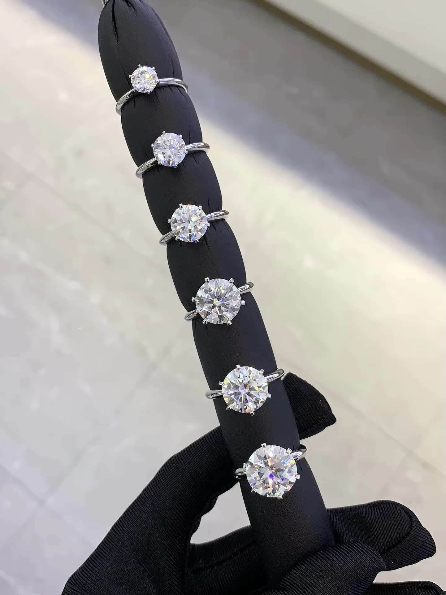 Best Quality 1CT 2CT 3CT 4CT 5CT 6CT Round Lab Grown Diamond 18K Solid Gold Six-prong Solitaire Wedding Rings for Women