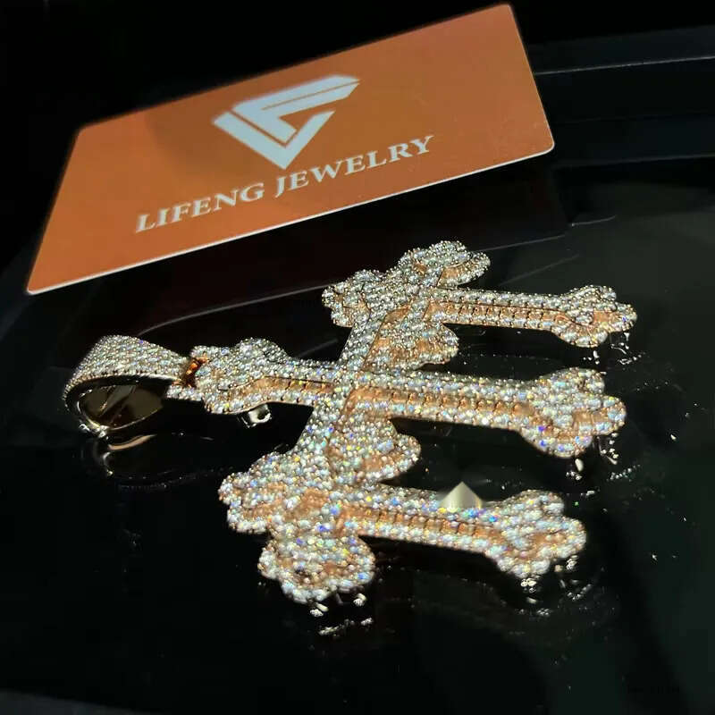 Rose Gold Plated Sterg Sier Iced Out VVS Dia Custom Charm Hip Hop Three Cross Moissanite Pendant for Men