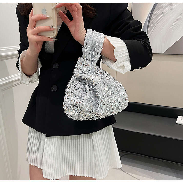 Fashionable And Personalized Texture Sequin Bucket For Women's 2024 New Light Luxury Trendy Hundred Paired Handheld Banquet Bag