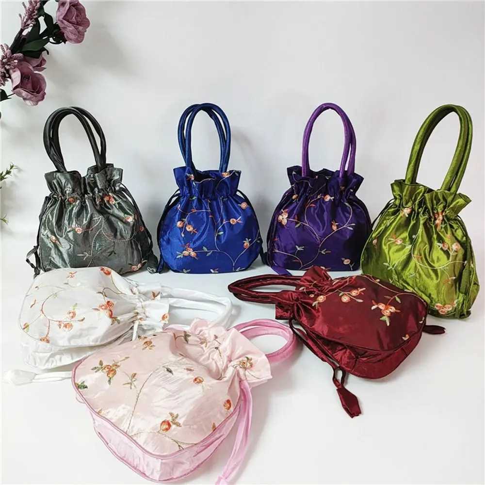 Vintage Embroidered Silk Drawstring Handbag Womens Wallet Jewelry Packaging Storage Bucket Bag Hanfu Accessories W250421