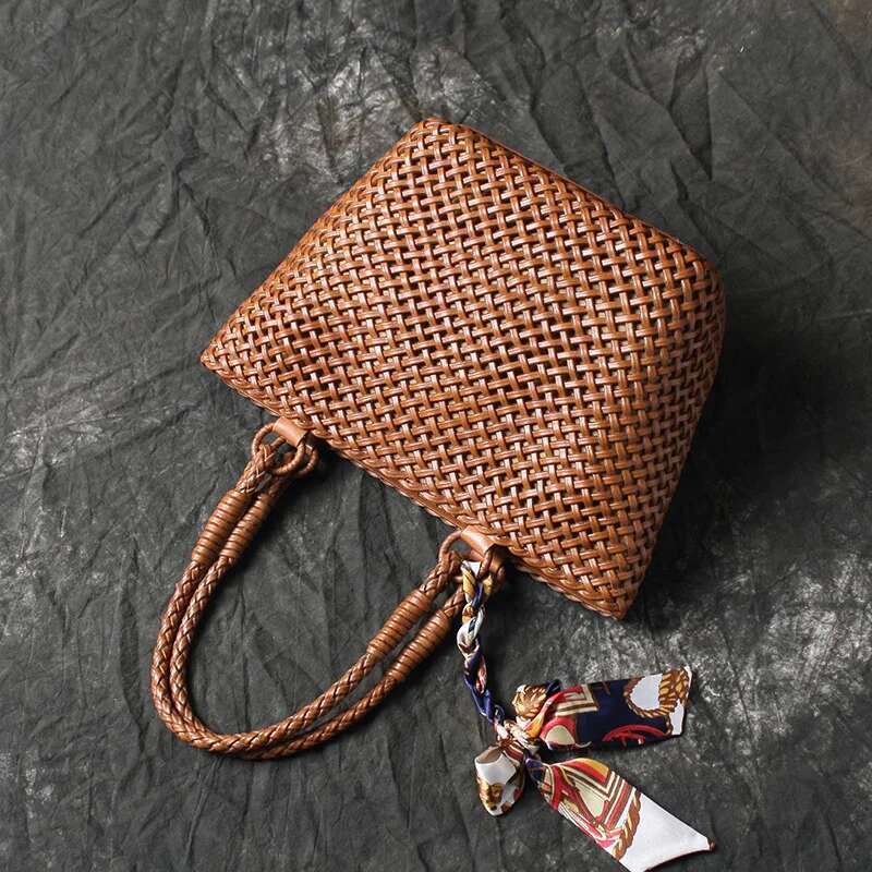 Cowhide Woven Women's Handmade Bag With Genuine Leather Texture, Casual Niche Retro French Hand-Held Shoulder Bag, New