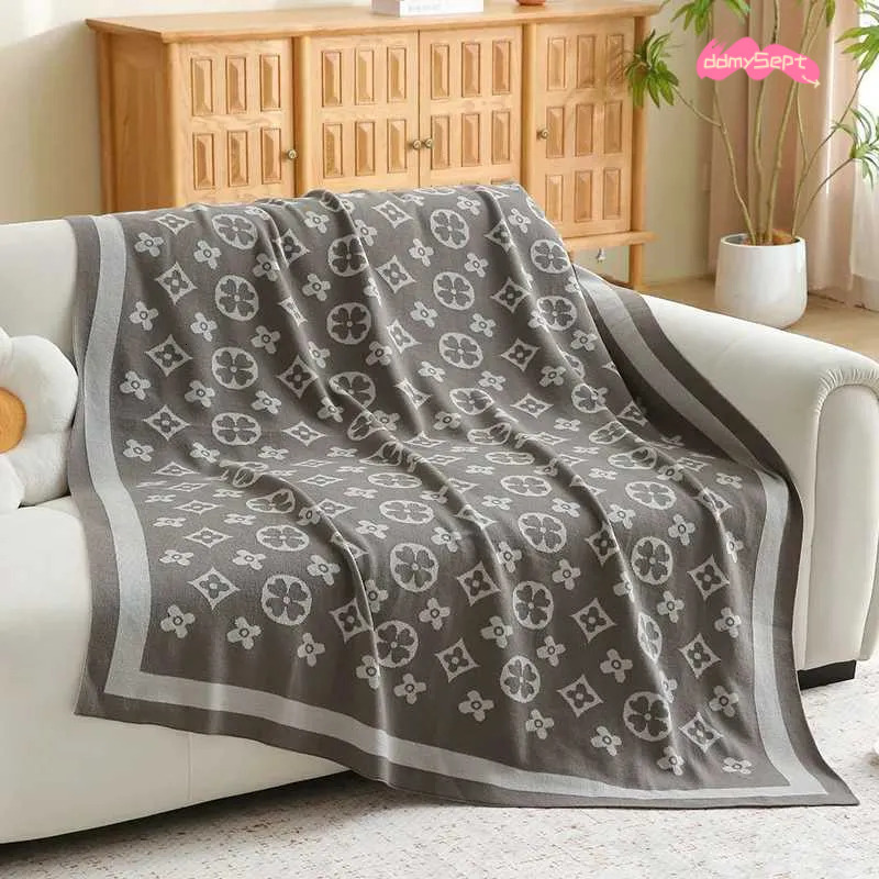 Designer 130x180 Plaid Imitation Cashmere Super Soft Scarf Shawl Winter Warm Plush Sofa Bed Fleece Blanket Birthday Gift Y250908 ddmysept