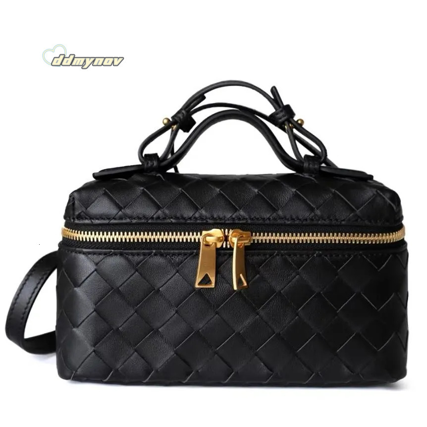2025 bag Genuine Shoulder Bags Leather Cosmetic Case Handmade Woven Cross body Bag Designer Purses Handbag ddmynov