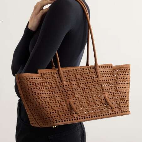Ins Style Resort Beach Bag Large Capacity Hollow Woven Tote Bag Niche Casual Handbag Seaside Vacation Vegetable Basket Baozi Mother Beach Bag KQ