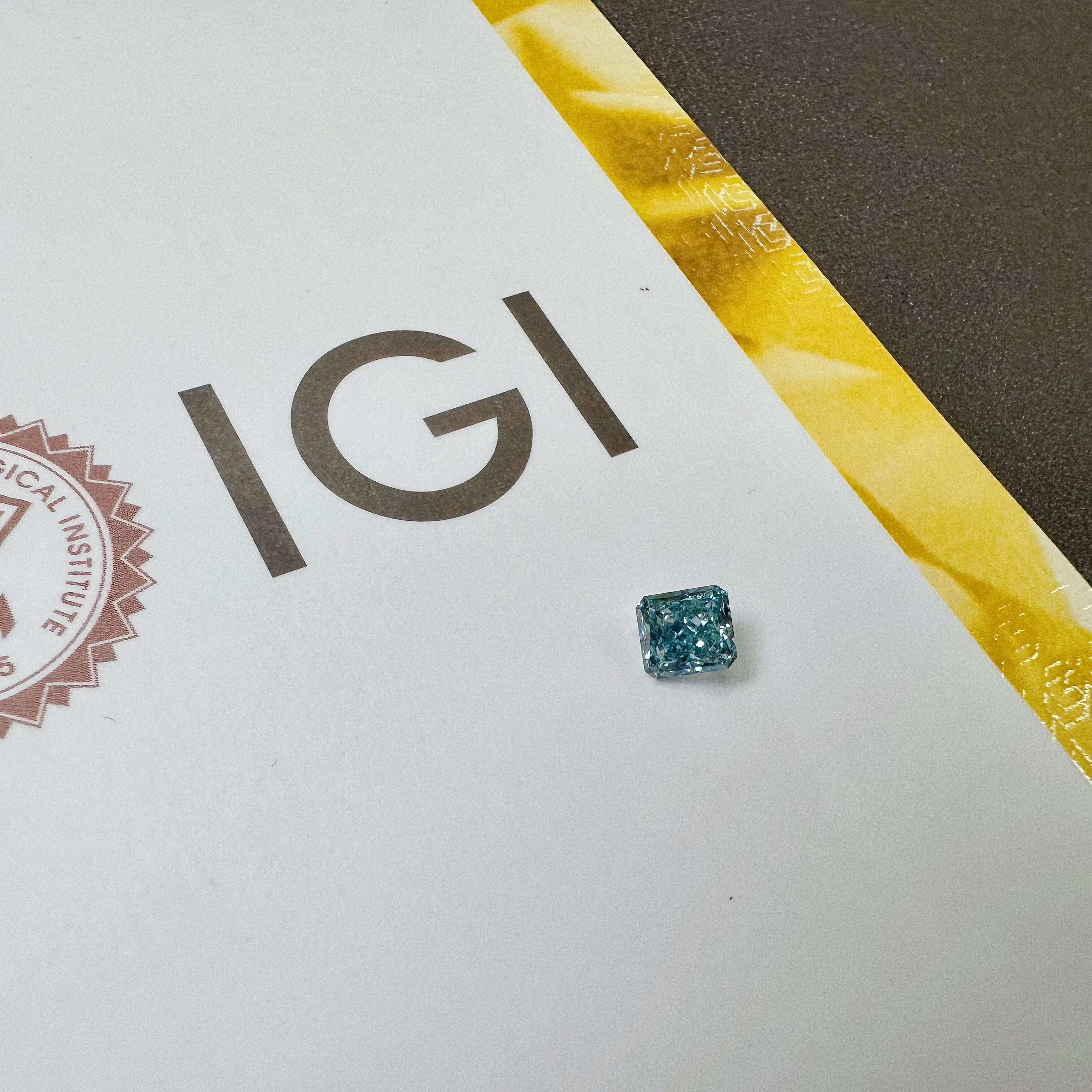 Custom Diamond Personalized Jewelry Radiant Lab Grown Diamond IGI Fancy Vivid YellowFancy Intense Yellow Synthetic Diamonds