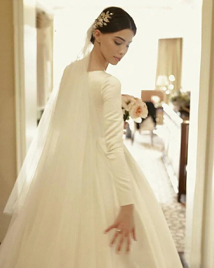 Plain Designed Satin Wedding Dresses Modest Long Sleeve Beteau Neckline Court Train Bridal Gowns Formal Robe de mariage Free shipping
